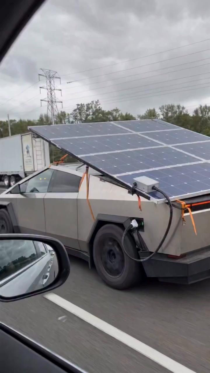 Cybertruck solar.jpg