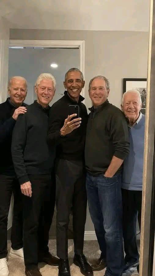 Obama selfie.jpg