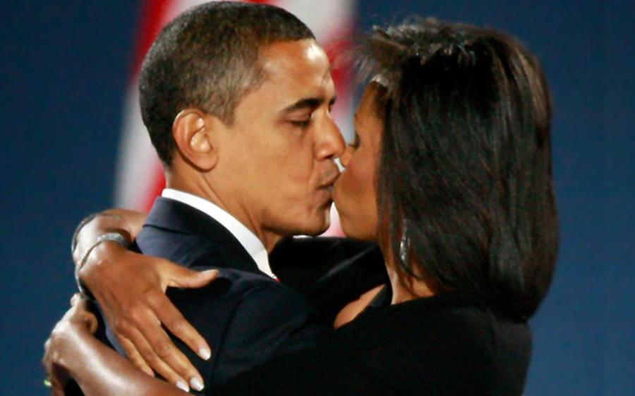 obama-wife-kiss.jpg