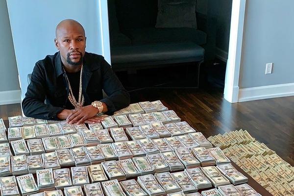 Floyd-Maweather-con-todo-su-dinero-2.jpg