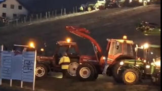 Fact Check: Video Does NOT Show 'Texas Tractors' 