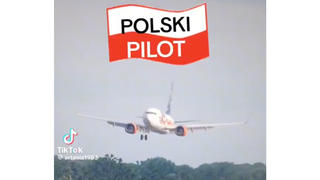 Fact Check: Video Game Clip Shows 'Polish Pilot' Landing Boeing 737 On One Wheel -- NOT Real Footage