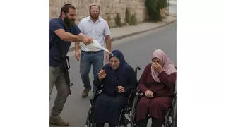 Fact Check: AI Image Does NOT Show Actual Jewish Settlers Splashing Liquid On Palestinian Woman In Wheelchairs