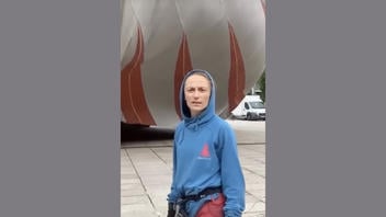 Fact Check: Video of Woman Pulled Into Air By Hot Air Balloon Shows Planned Stunt, NOT Accident