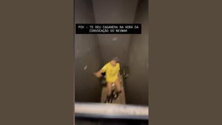 Fact Check: Neymar Was NOT Thronged By Fans While Sitting On The Toilet -- Video Shows A Neymar Impersonator