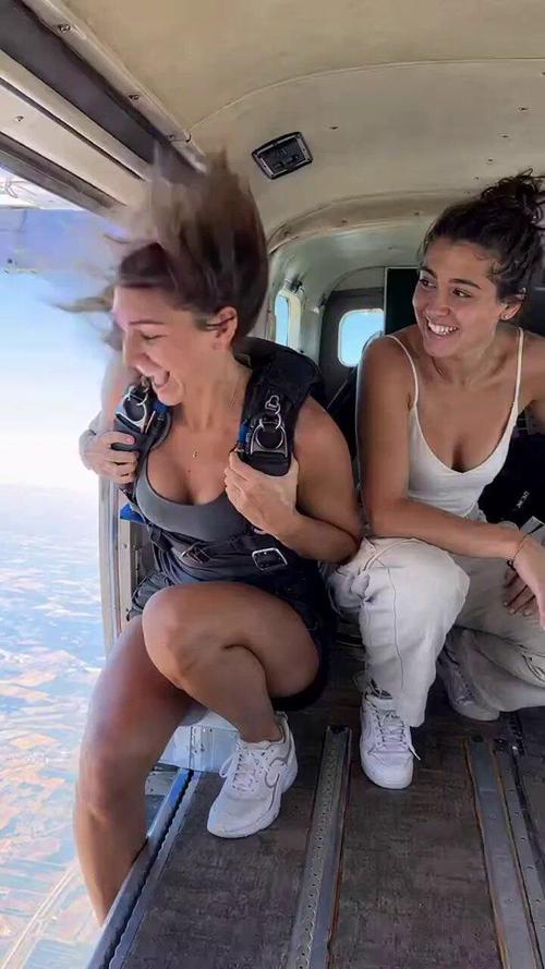 skydive.jpg