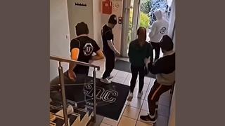 Fact Check: Video Shows FAKE Incident Of Girl Beating Up Men Who Harass Her, Try To Steal Her Bag In Hallway