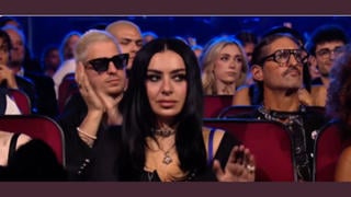 Fact Check: Charli XCX Was NOT Giving Taylor Swift A Stone Face At MTV VMAs -- Footage Is From Nirvana Award