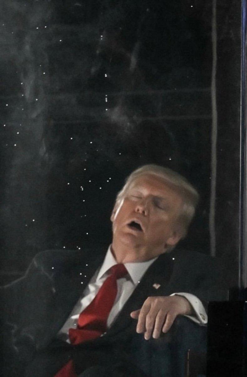 Trump asleep.jpg