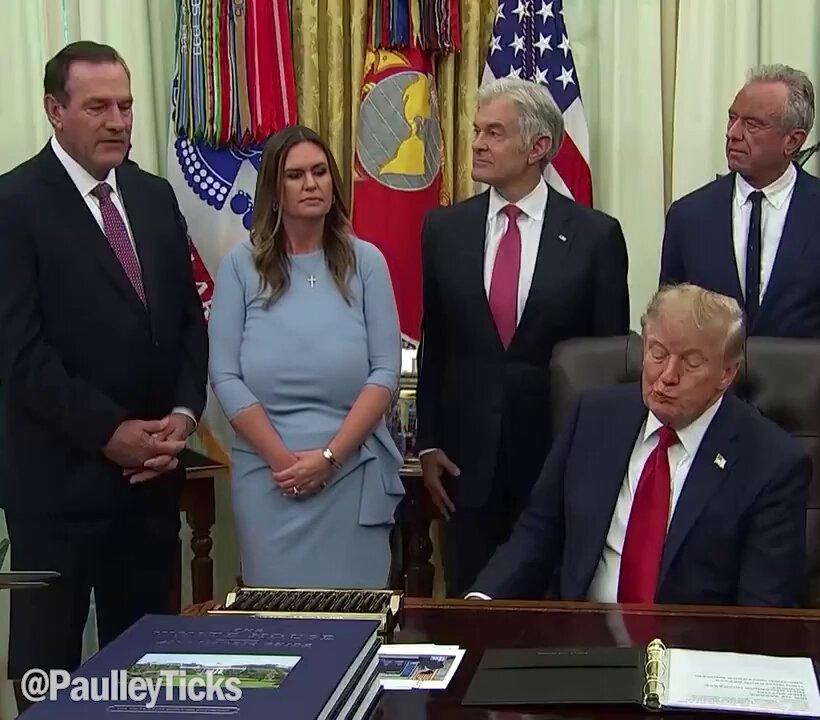 Trump Sanders.jpg
